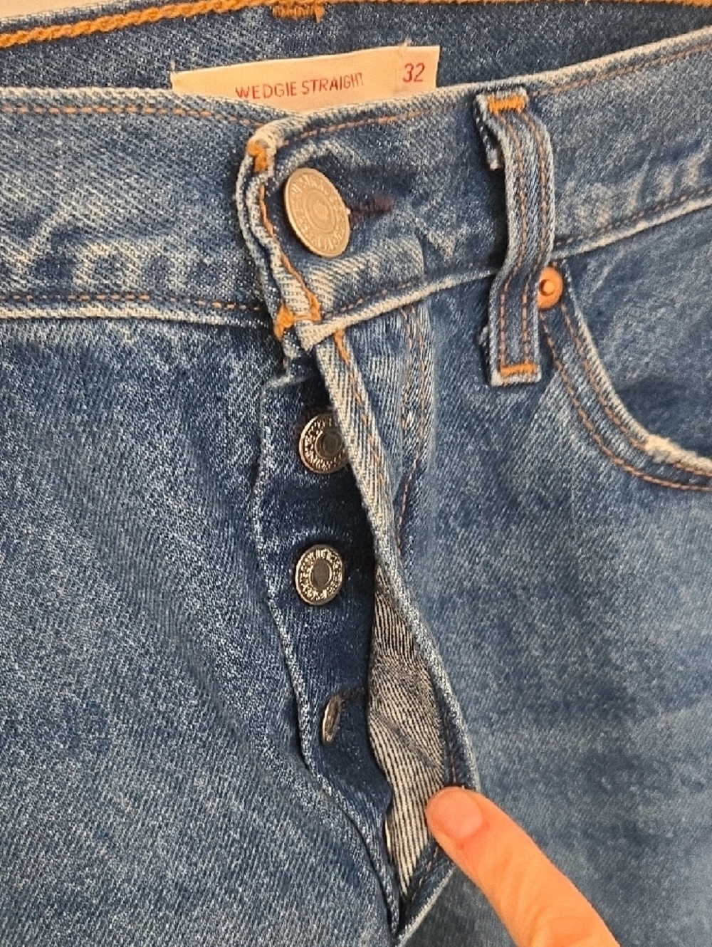 Levi's Premuim Wedgie Straight Distressed Jeans Button Fly Normcore size 32 - Picture 4 of 9